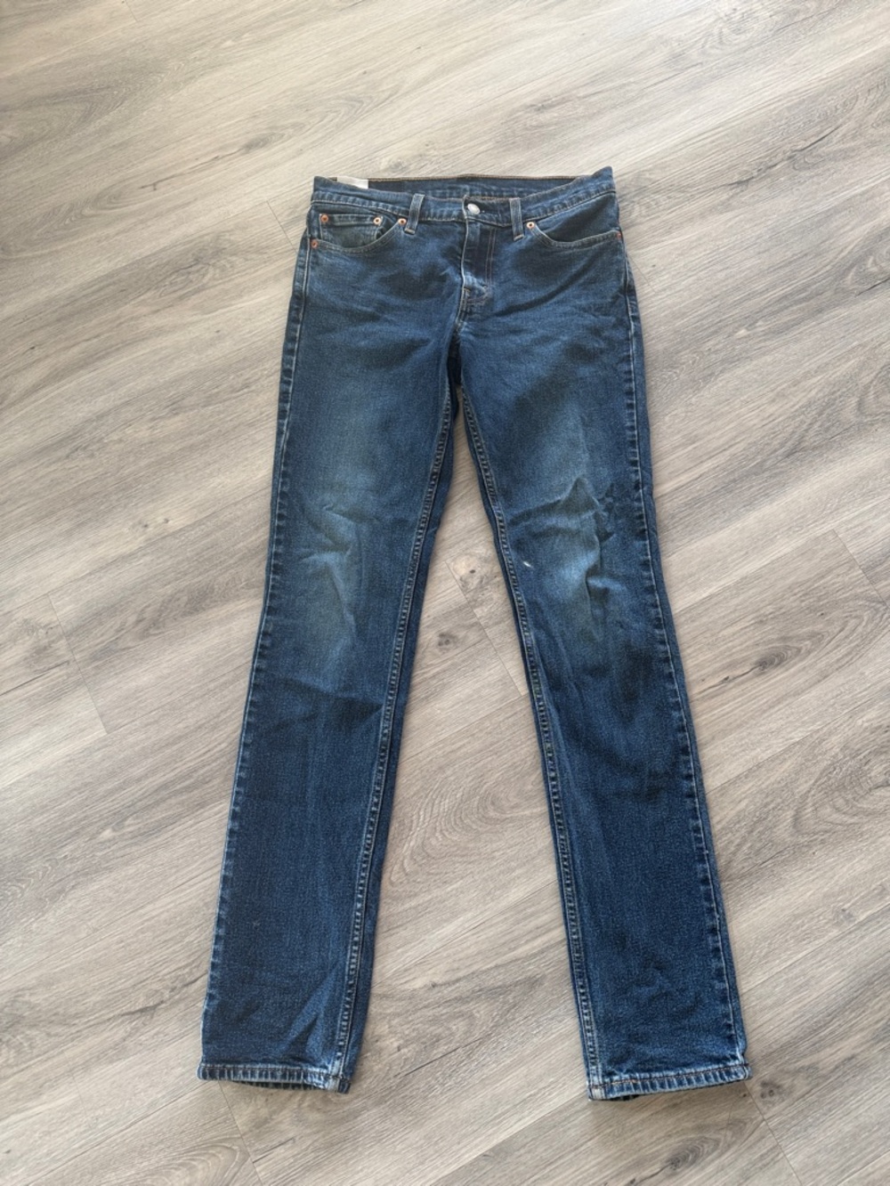 Levi’s Classic Dark Wash Straight-Leg Jeans size 29